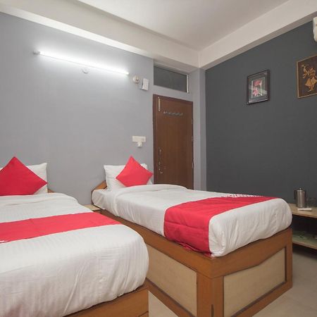 โอโย 16041 โฮเต็ล โกลเดน โมเมนต์ Hotel สิริกุรี ภายนอก รูปภาพ